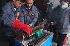 熔噴布模頭堵孔怎么辦？熔噴模具干冰清洗機(jī)為您解決難題